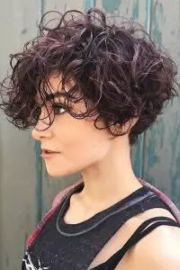 model rambut keriting